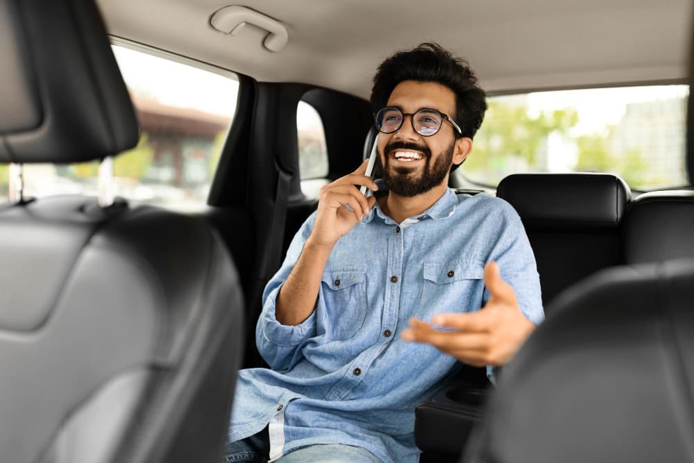 Patna airport taxi – traveller in a Patna Cabs car